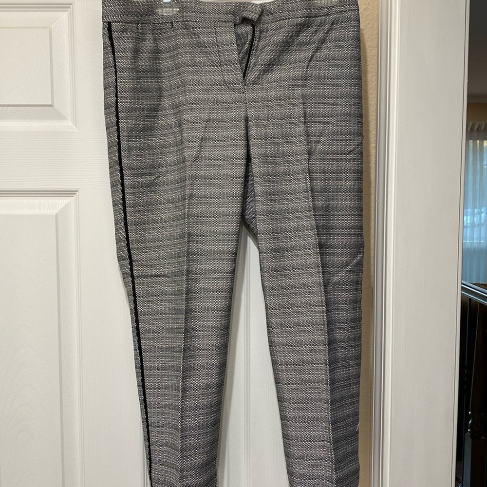 Ann Taylor Woman’s Dres Pants The Capri Brand New with Tags Size 6